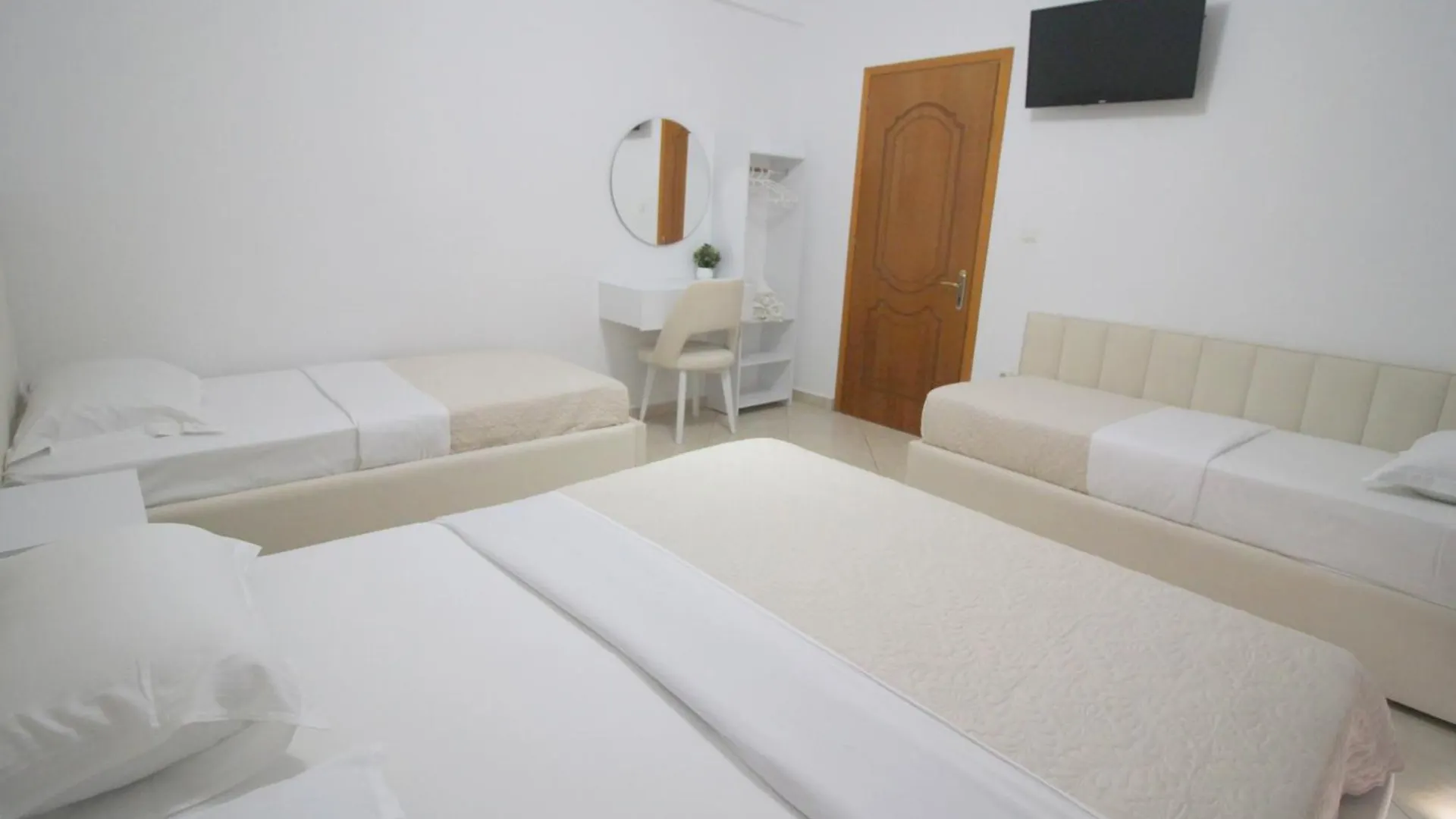 Emel Apartaments Ksamil