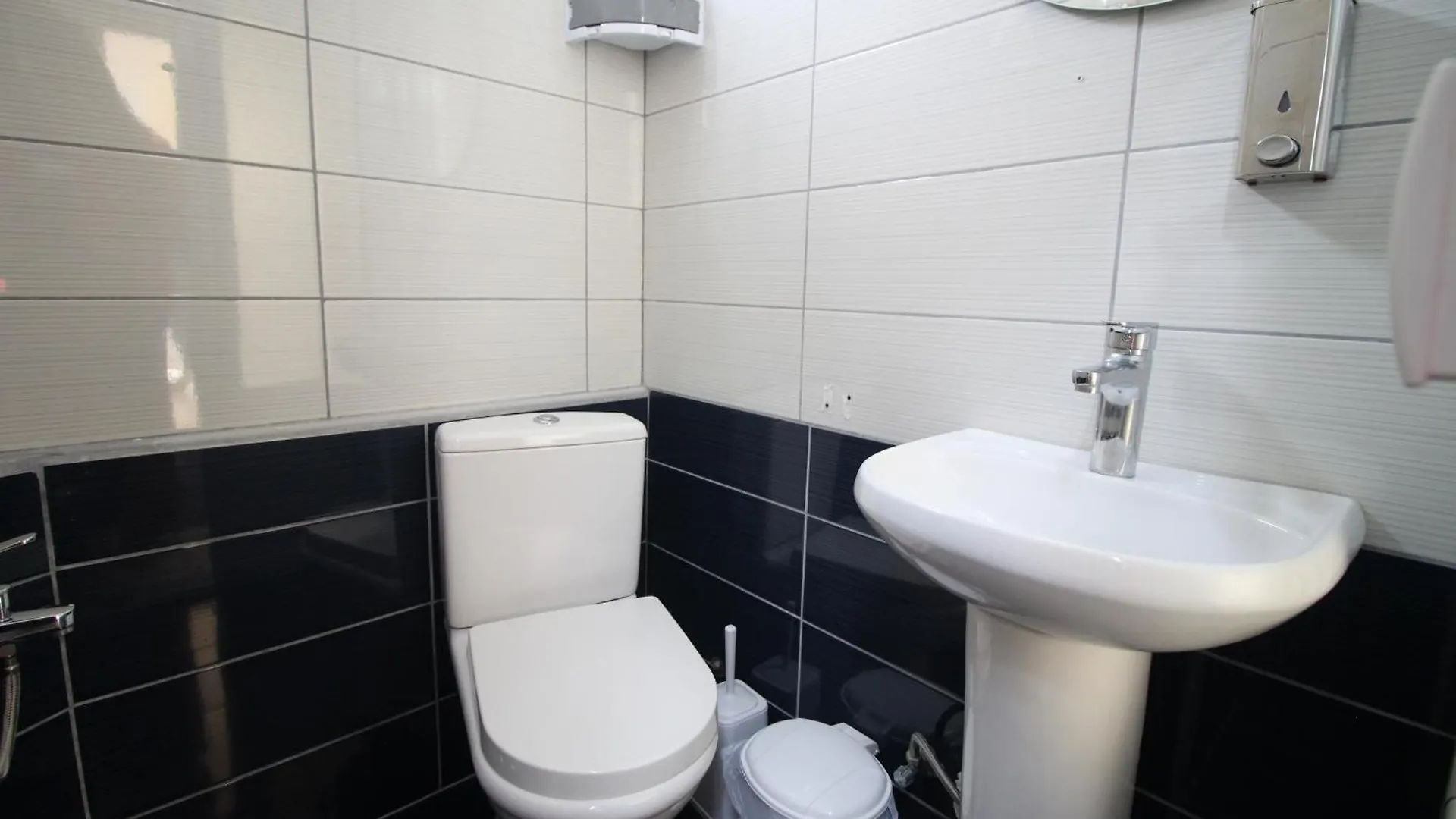 Emel Apartaments Ksamil Appartamento