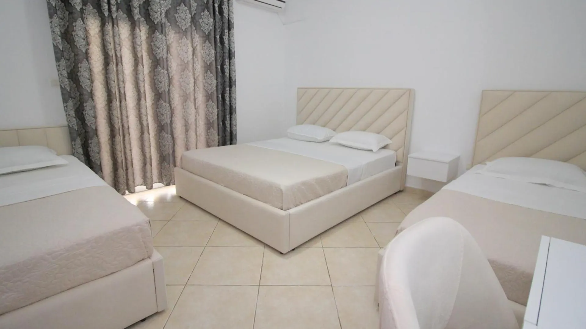 Emel Apartaments Ksamil Appartamento