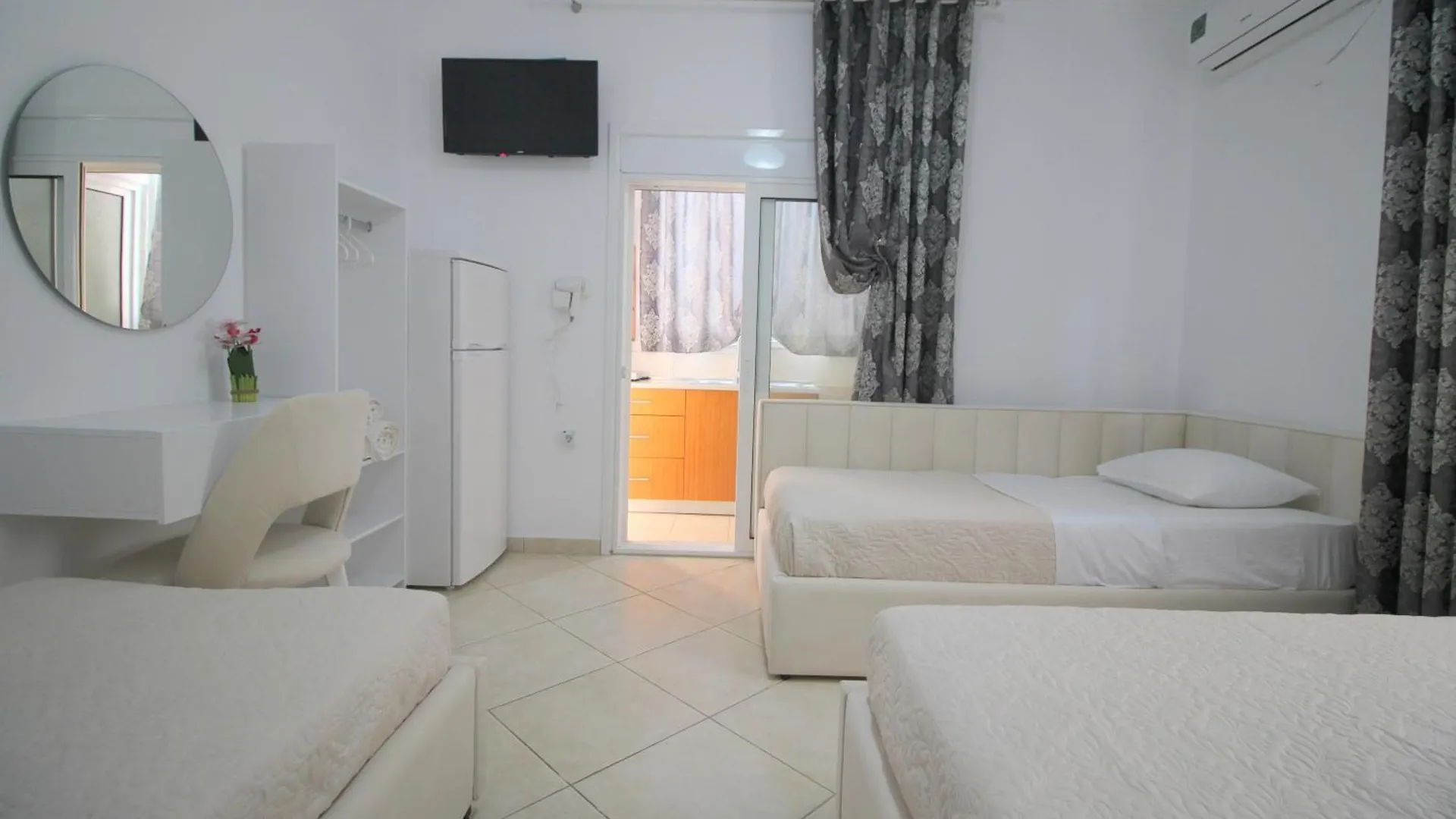 Emel Apartaments Ksamil 0*,  Albania