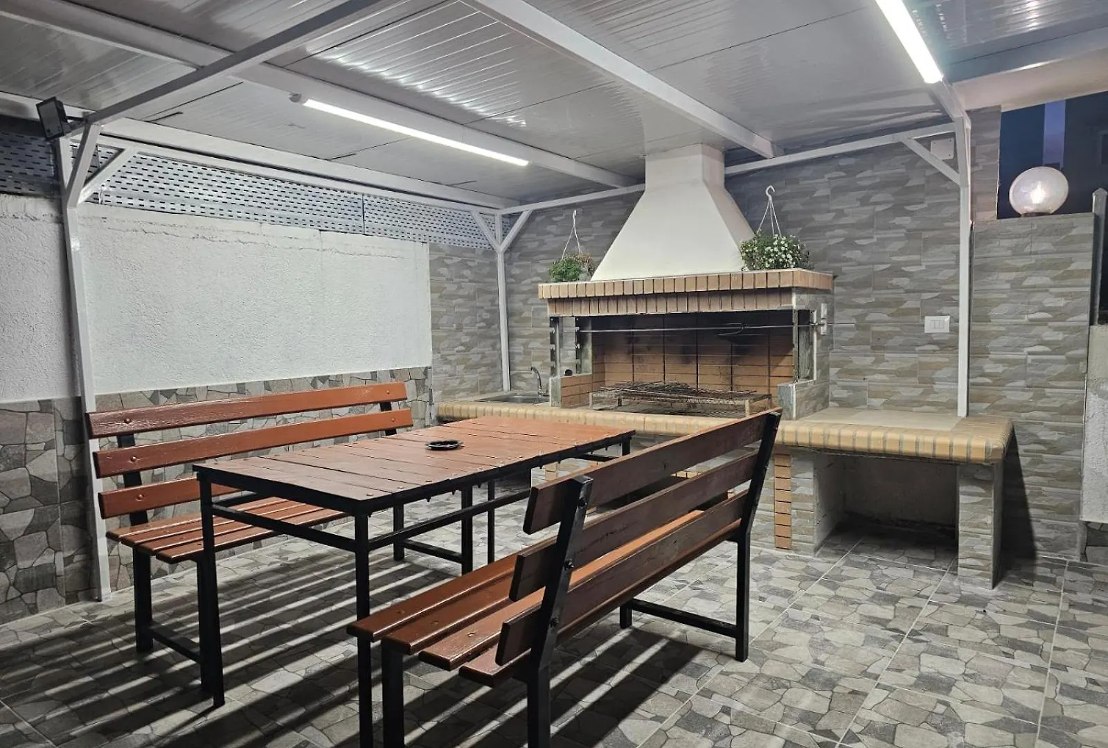 Emel Apartaments Ksamil